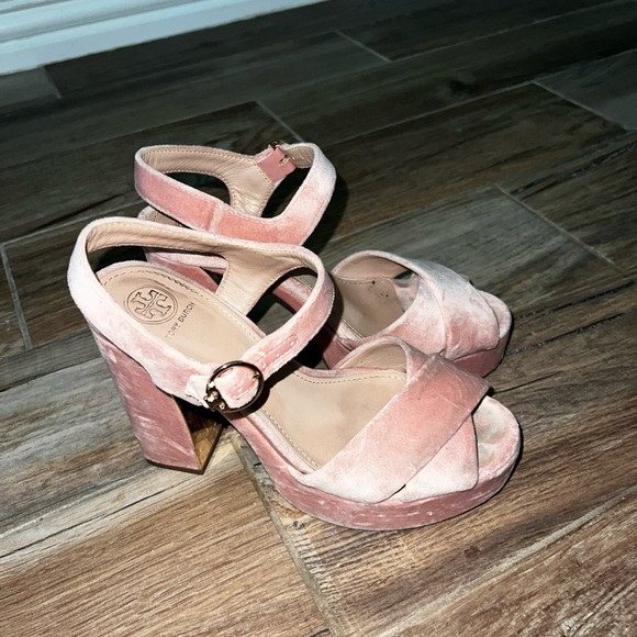 Tory Burch Loretta Velvet Slingback - Picture 3 of 6